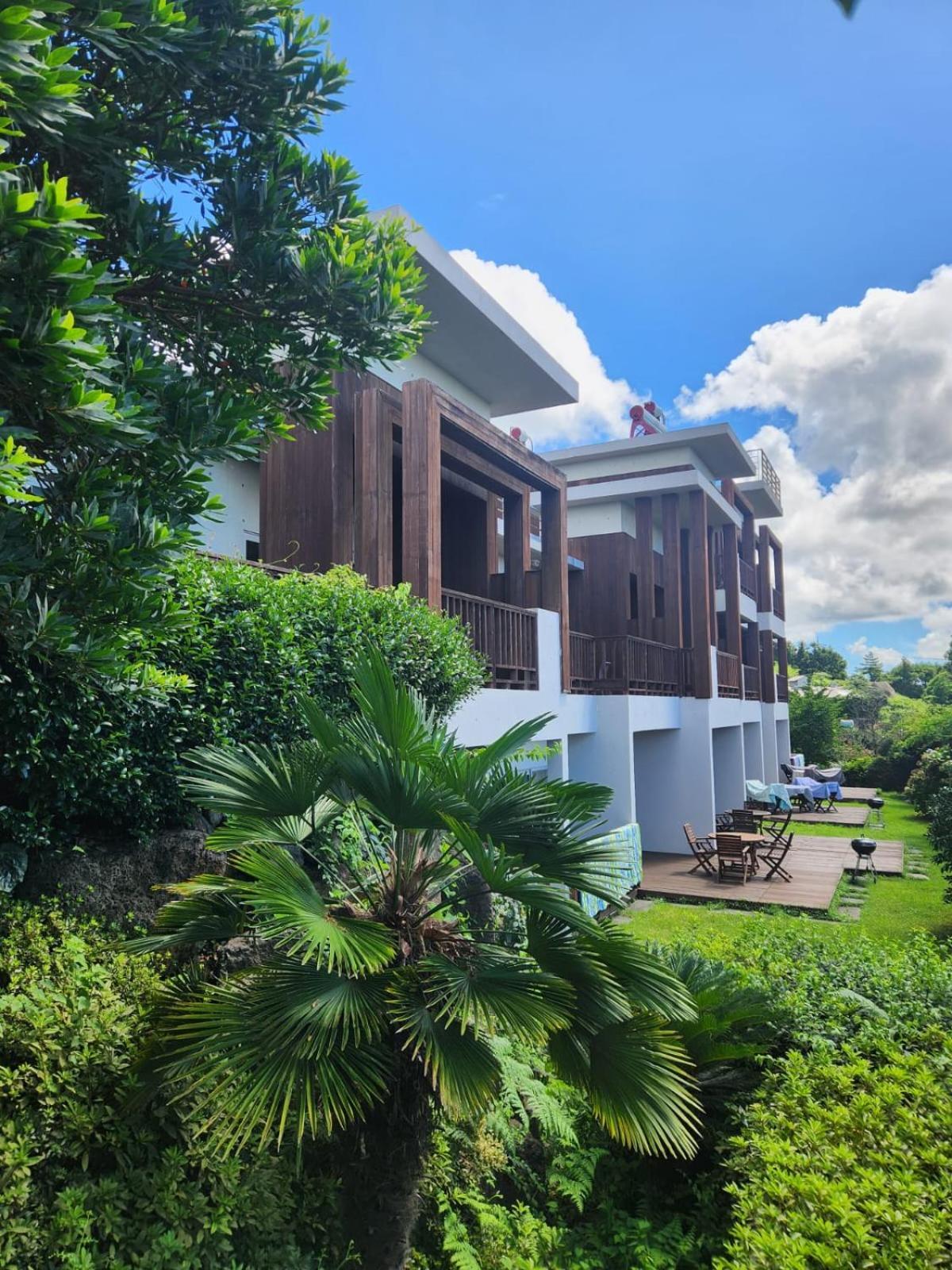 Jeju Eco Suites Согвипхо Экстерьер фото